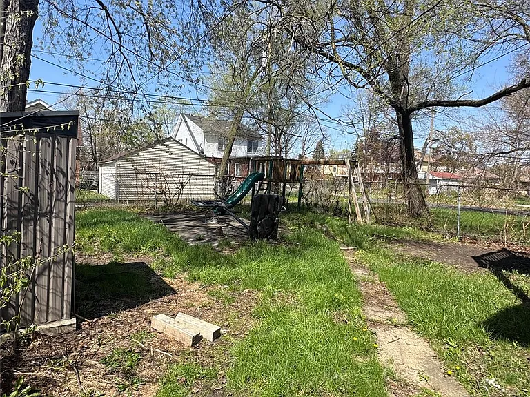15791 Cherrylawn St — Photo 8