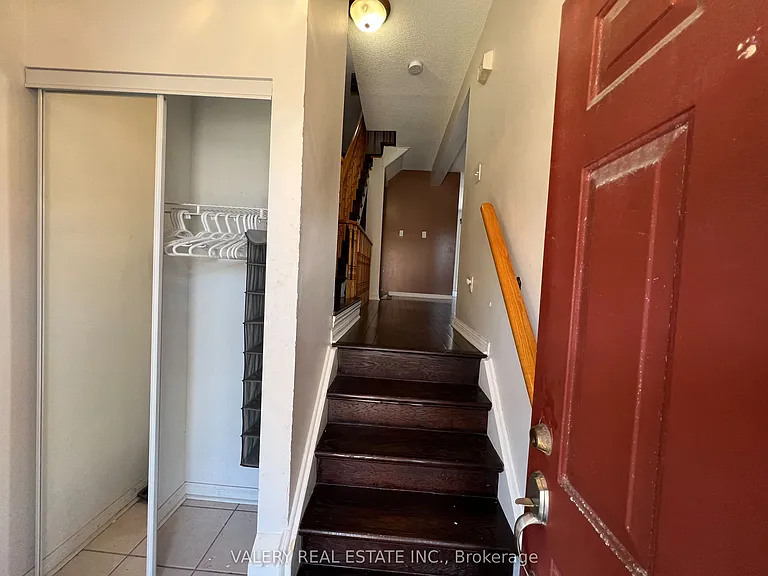 80 Acorn Pl #61 — Photo 10