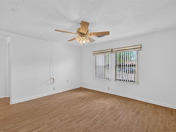 5th image of 304 Eron Way #2