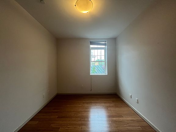 5th image of 50 Oak St #1O4