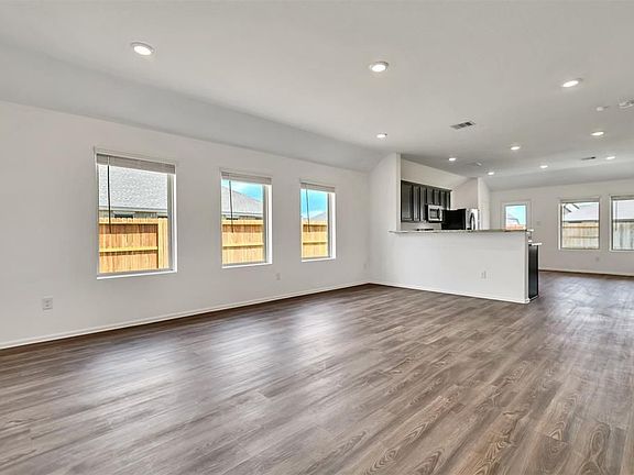 4th image of 7303 Keechi Pl