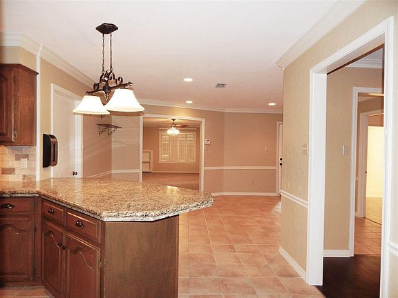 4th image of 6005 Pleasant Ln