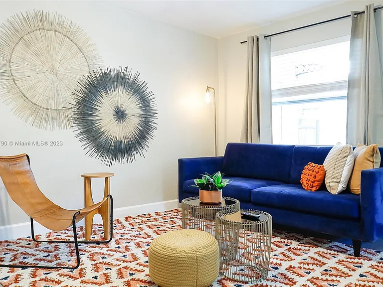 2761 SW 33rd Ave #2 — Photo 3