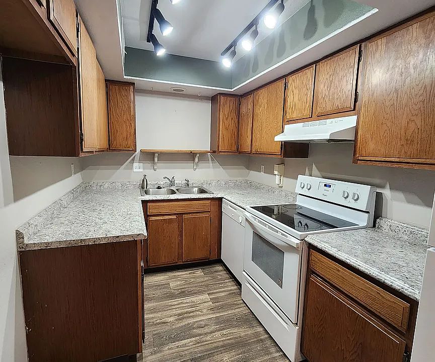 1st image of 2782 Eldora Cir APT C