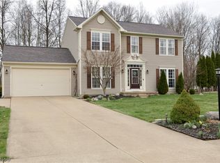 5297 Garfield Blvd, Sheffield Village, OH 44054