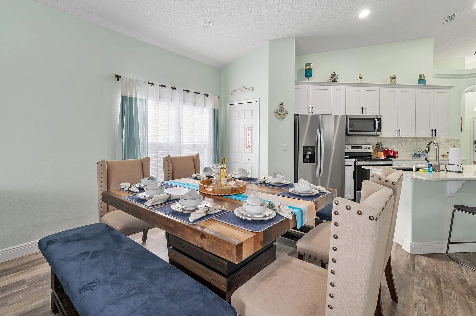4 bed, 3.0 bath, 1948 sqft, $11,247 — Photo 4