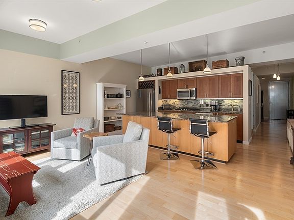 5th image of 1313 Washington St APT 310