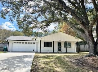 2413 Heritage Dr, Gautier, MS 39553