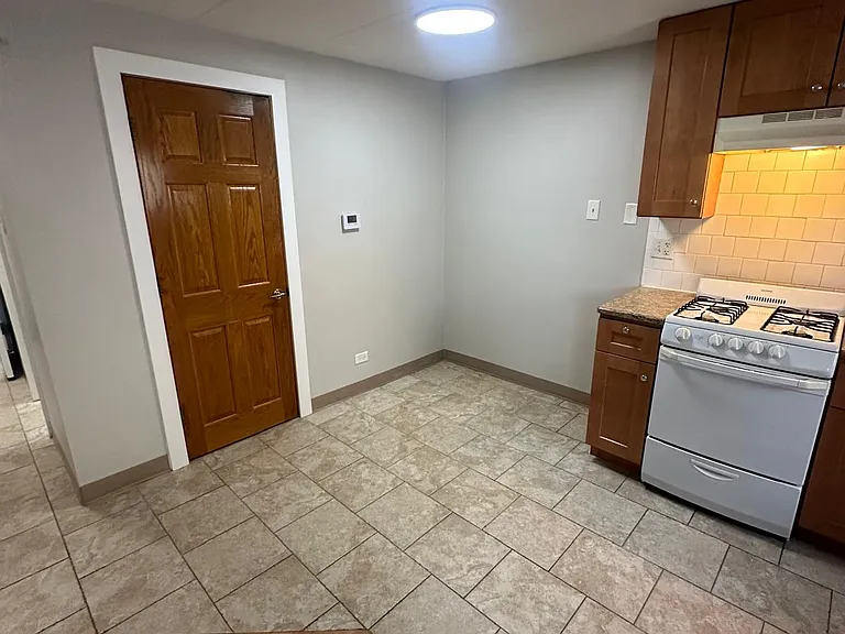 5480 S Archer Ave #2B — Photo 9