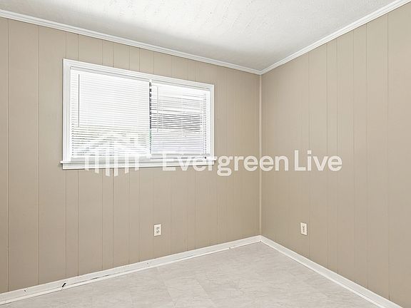5th image of 584 Singleton St