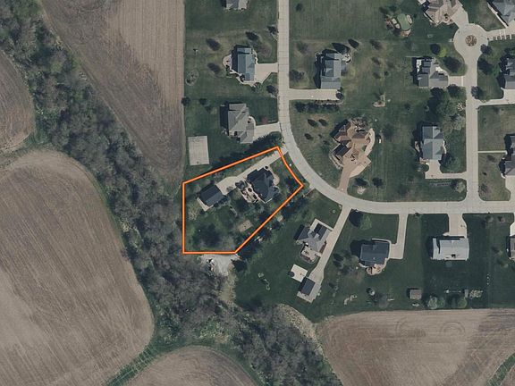 2nd image of 27 Pinehurst Cir