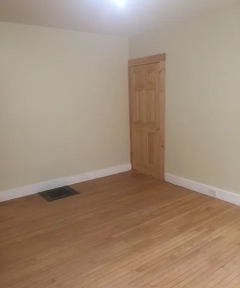 320 Sawyer St — Photo 10