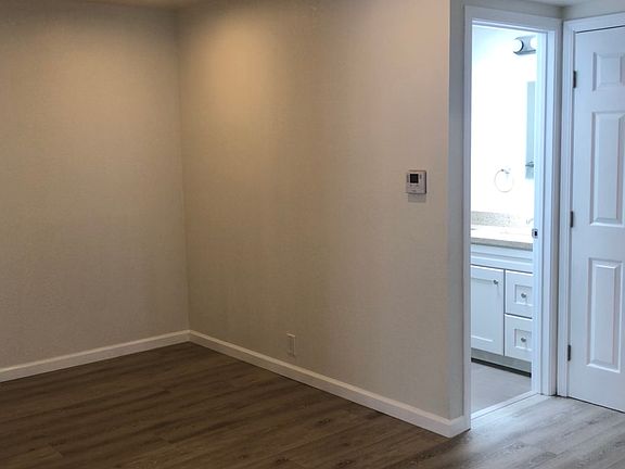4th image of 224 Price St