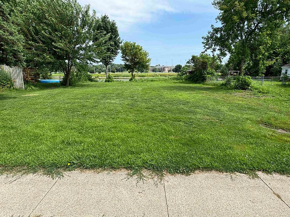 1st image of 632 W Delavan
