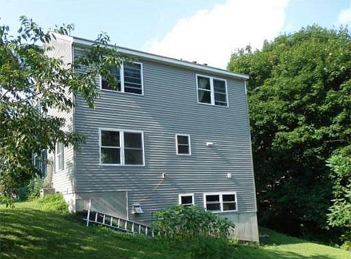 2nd image of 20 Memorial St