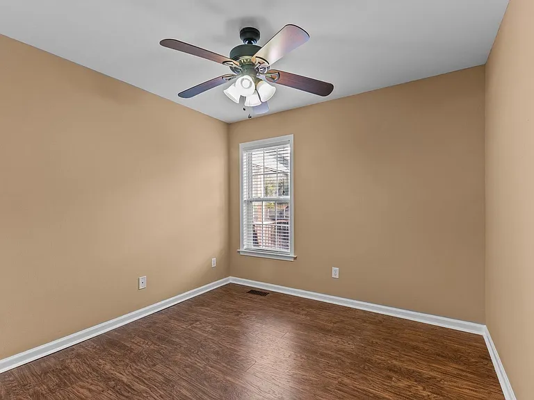 501 Rookwood Ct — Photo 12
