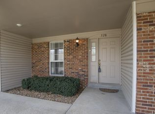 528 Oak Ridge Trails Ct, Ballwin, MO 63021