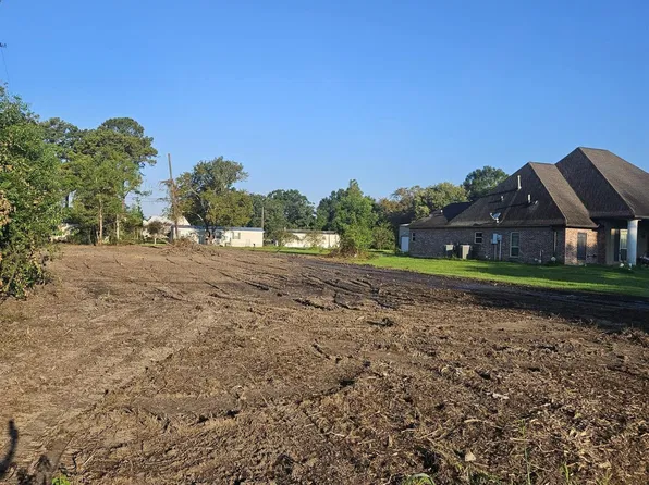 10495 Savoy Rd, Saint Amant, LA 70774
