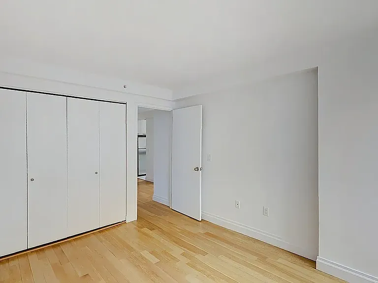150 E 44th St #38B — Photo 7