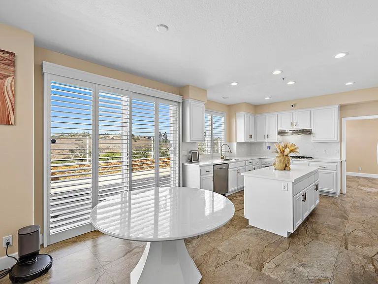 2438 Calle Aquamarina — Photo 14
