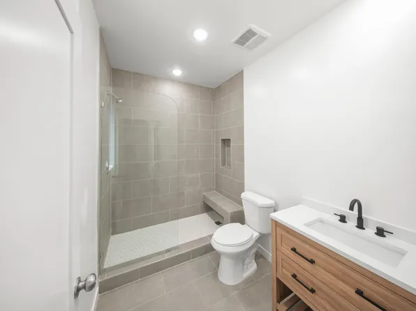 5622 Willowcrest Ave #2, North Hollywood, CA 91601