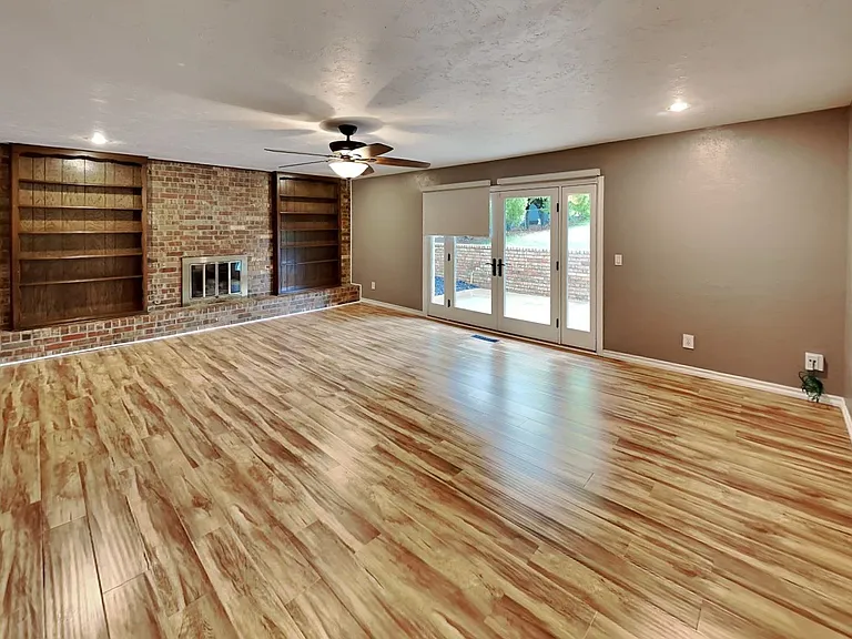 908 East Dr — Photo 11