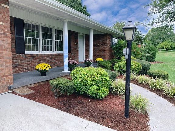 5th image of 143 Lena Dr