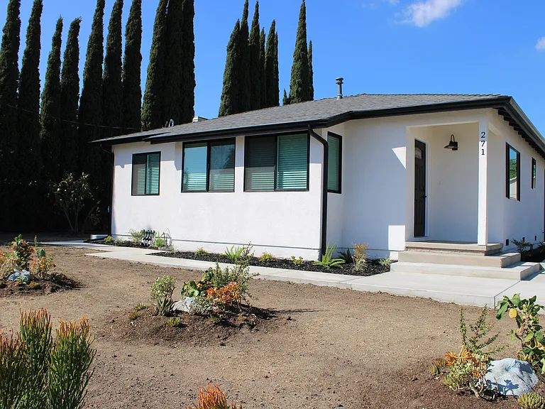 271 Grace Ave — Photo 3