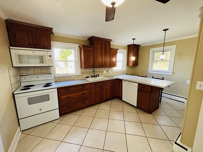 605 Republic Rd — Photo 12