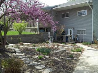 151 Diekamp Ln, Saint Charles, MO