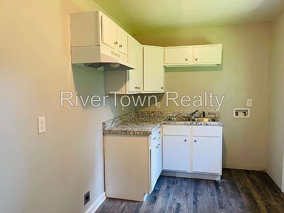 3rd image of 331 Elder Rd