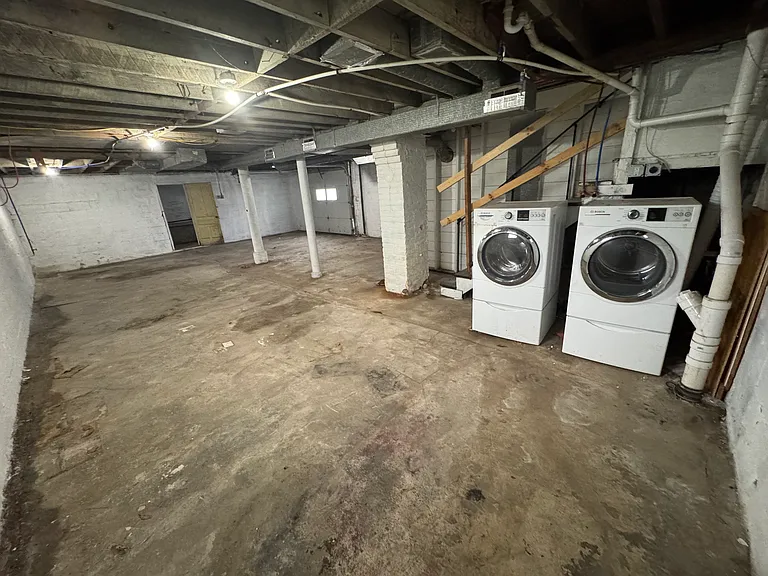 1145 E Walnut St — Photo 10