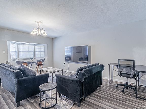 5th image of 530 Valley Park Dr