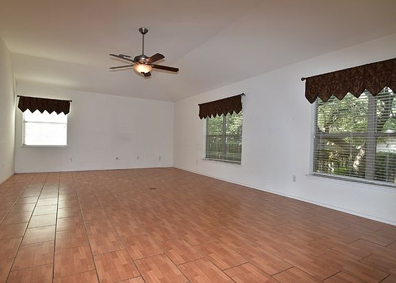 3rd image of 308 Heritage Hills Dr