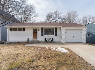 216 N Lexington Ave, Le Center, MN 56057