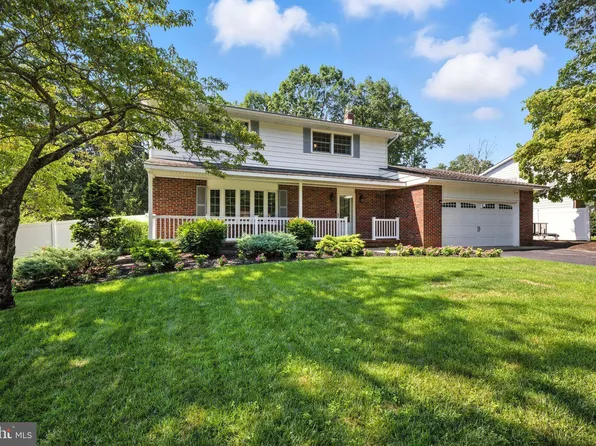 2221 Mistletoe Ln, Millville, NJ 08332