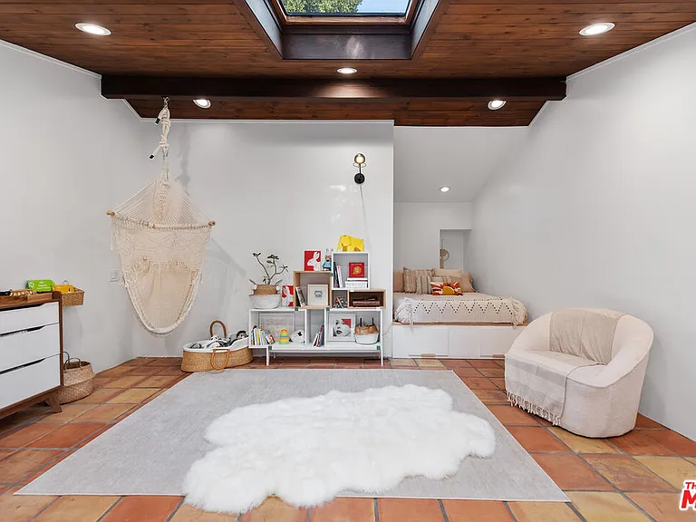 1362 Old Topanga Canyon Rd — Photo 24