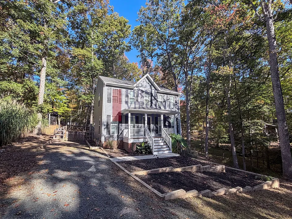6 Barkley Ln