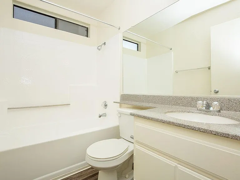 Westridge Apartment Homes — Photo 39