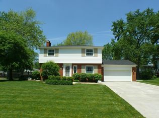 32432 Hearthstone Rd, Farmington Hills, MI 48334