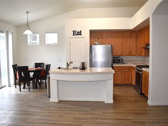 4th image of 7836 Calzada Way