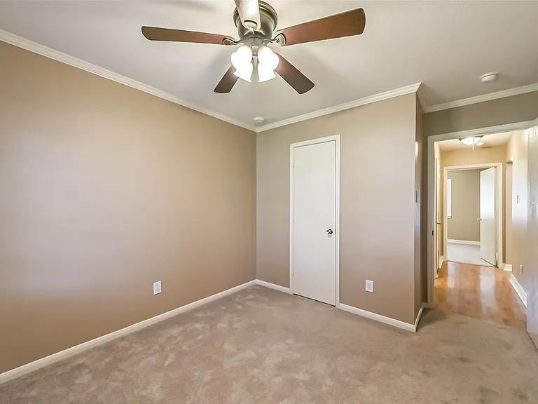4111 Hermitage Hollow Ln — Photo 24