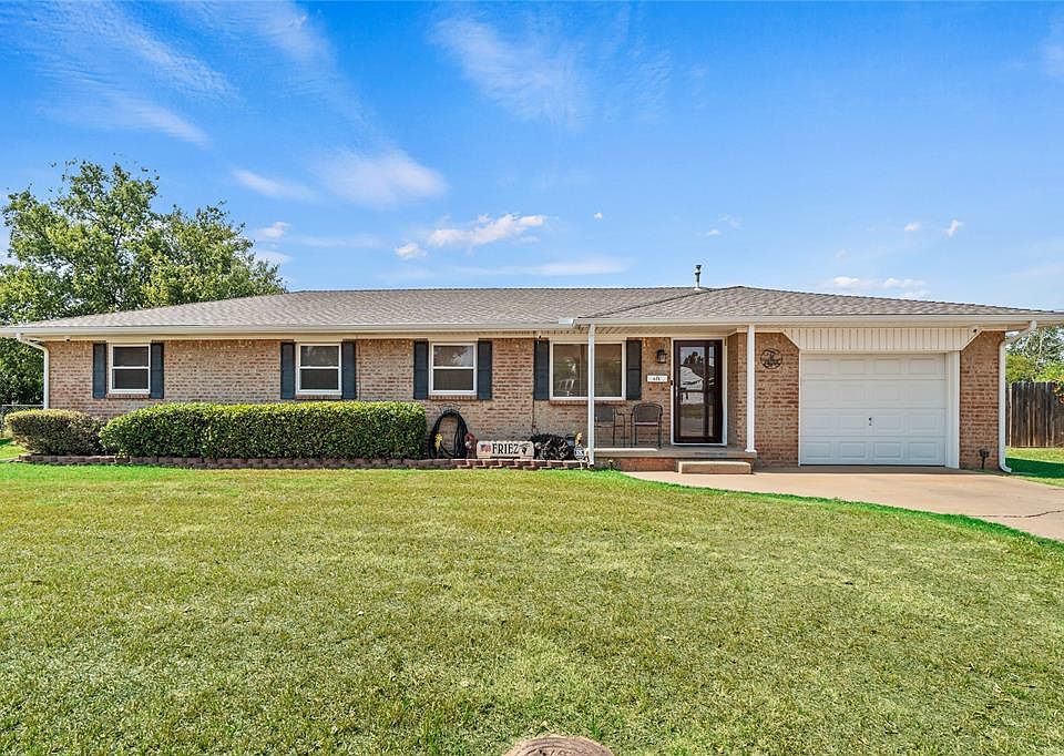 1st image of 614 Circle Dr