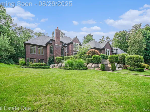 6040 N Rochester Rd, Rochester Hills, MI 48306