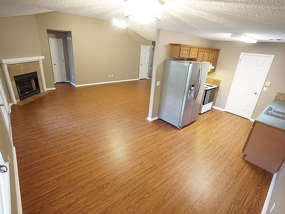 4th image of 1172 S Pepper Tree Ln