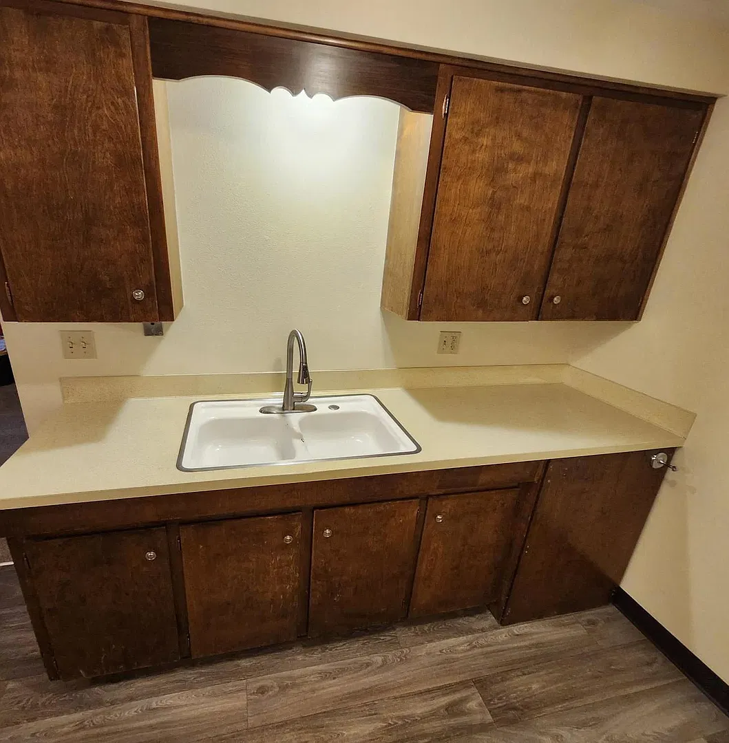 Bush Park Apartments — Photo 4