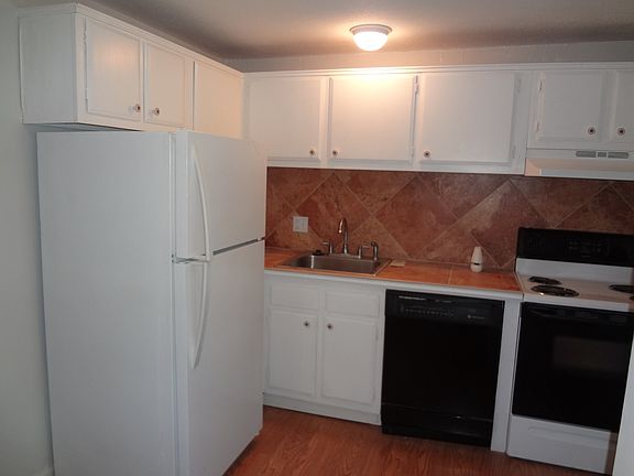 2nd image of 236 Low St APT 16