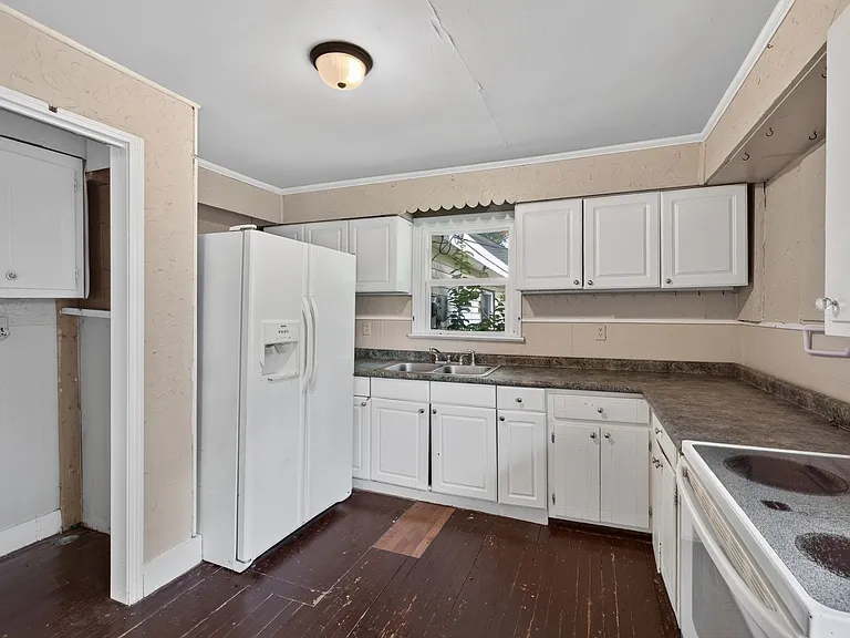 141 W Rossview Rd — Photo 13