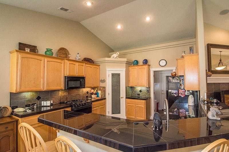 2nd image of 5898 Norwich Ct