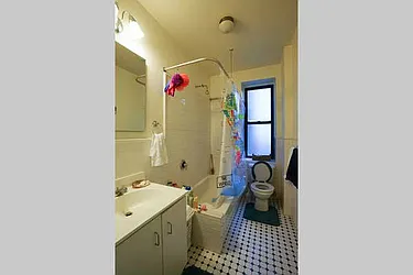 Rented by Barlavi Inc.